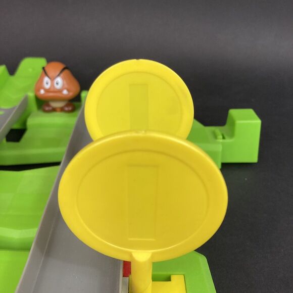 Replacement Part Hot Wheels Mario Kart Circuit Coin Sign Track-Slam Replacement - Picture 10 of 14